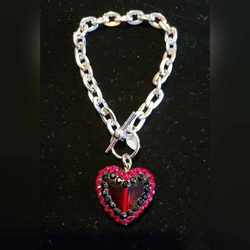 Tarina Tarantino Vintage CLASSIC HEART TOGGLE BRACELET